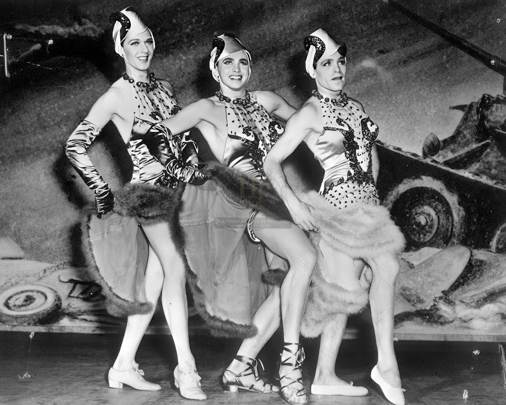 Irving Berlin\'s Broadway Production This Is the Army WWII 8x10 Print HT4136843