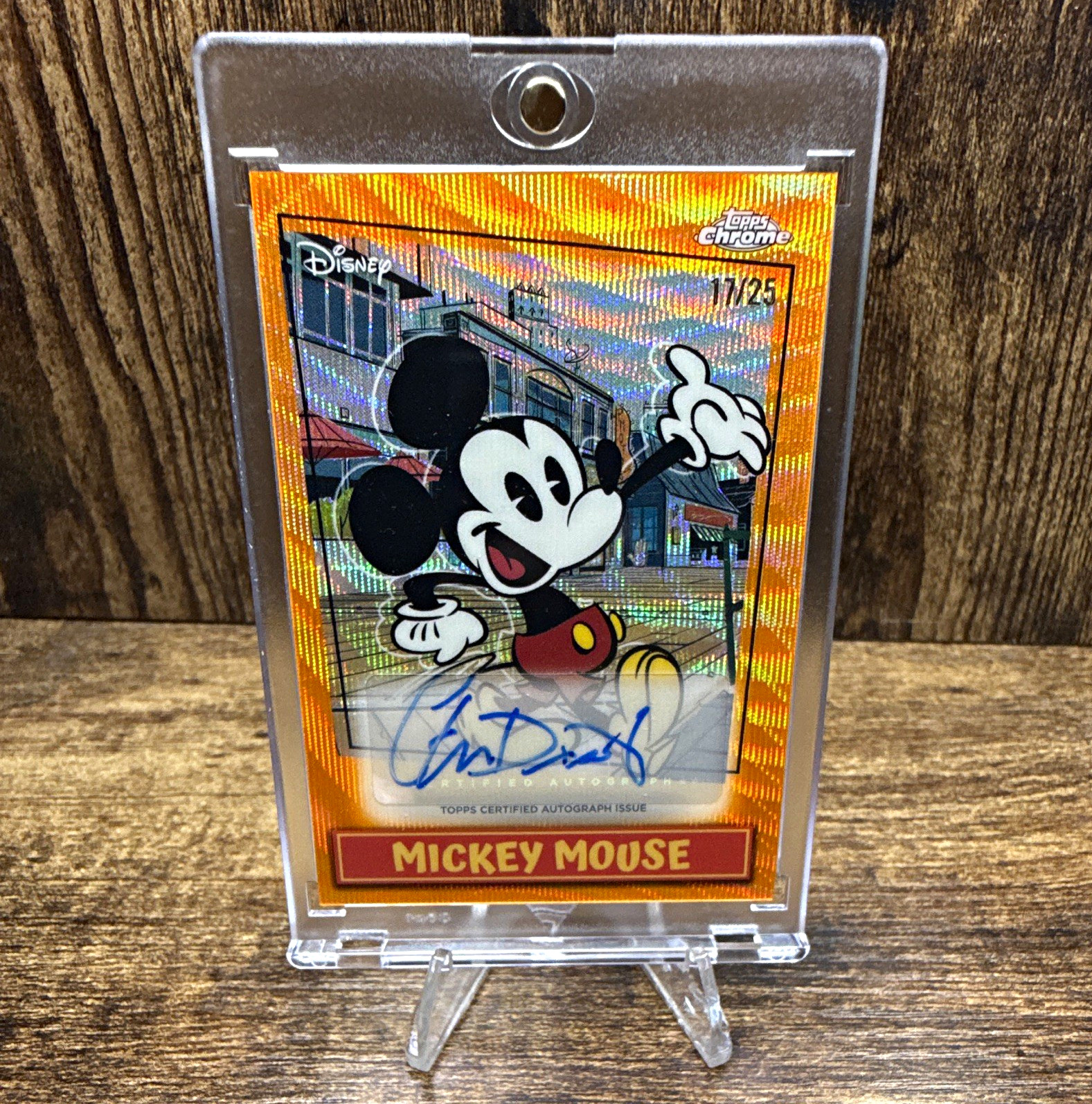 Topps 2026 Disney Neon Mickey Mouse Hard Signed SP Orange Auto 17/25 MSA-CD1