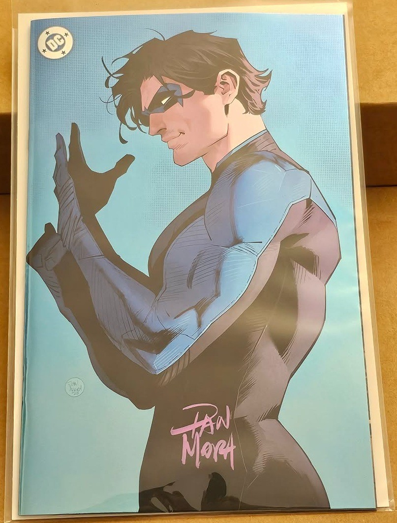 NIGHTWING #140 FOIL EXCLUSIVE LIMITED TO 1000 SIGNED DAN MORA (7/15 RELEASE)