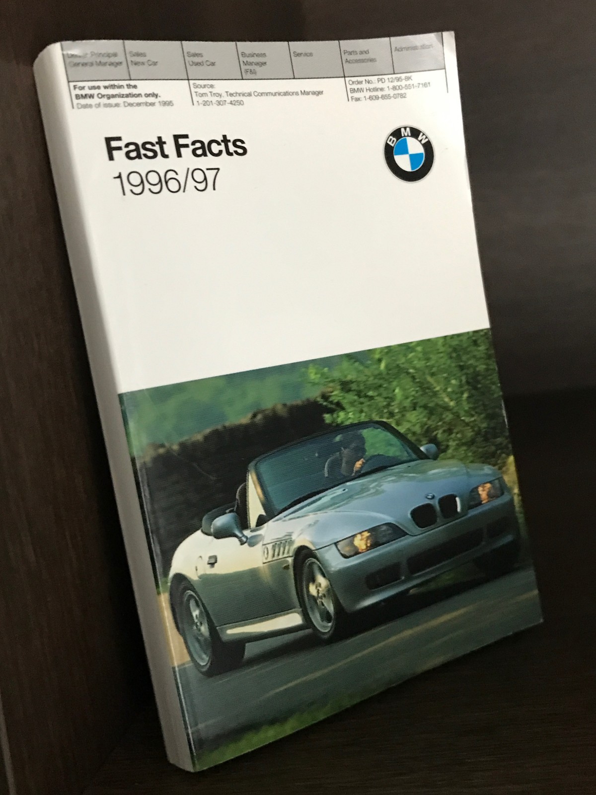 Rare BMW 1996/1997 Fast Facts Reference Booklet for Dealer Enthusiast Mechanic