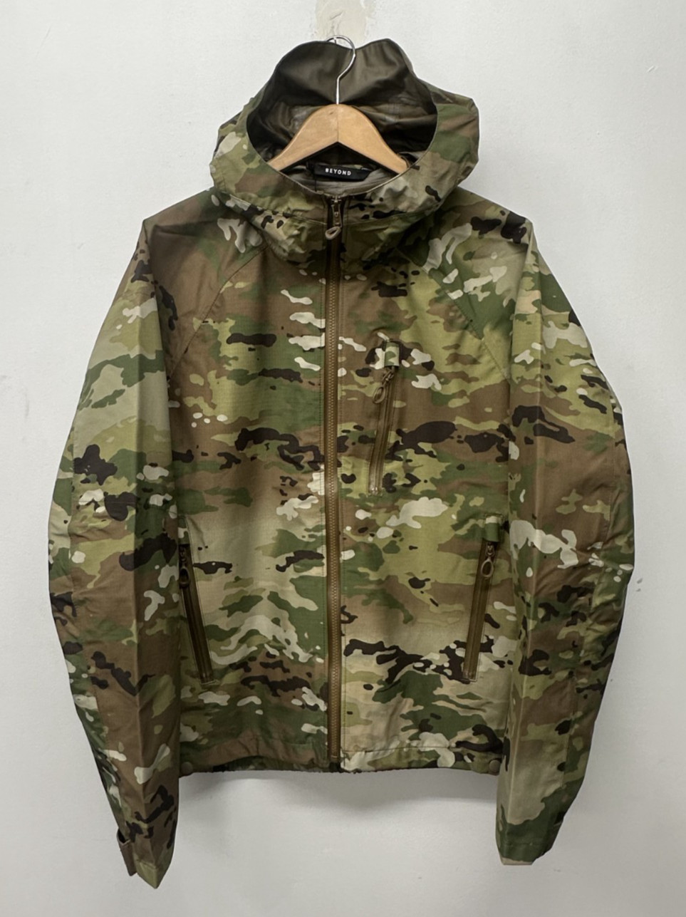 NOS Beyond Clothing A6 Gore-Tex Rain Jacket, OCP,  Size S/R,  V-104