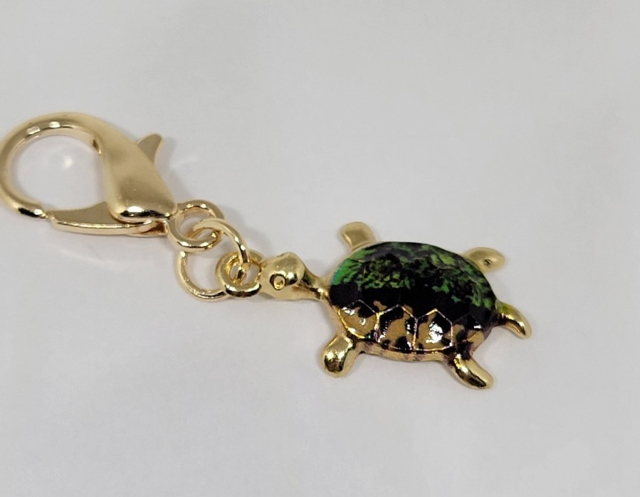 Turtle Keychain ~ Green / Black/ Gold ~ Zipper Decoration ~ Metal Clip