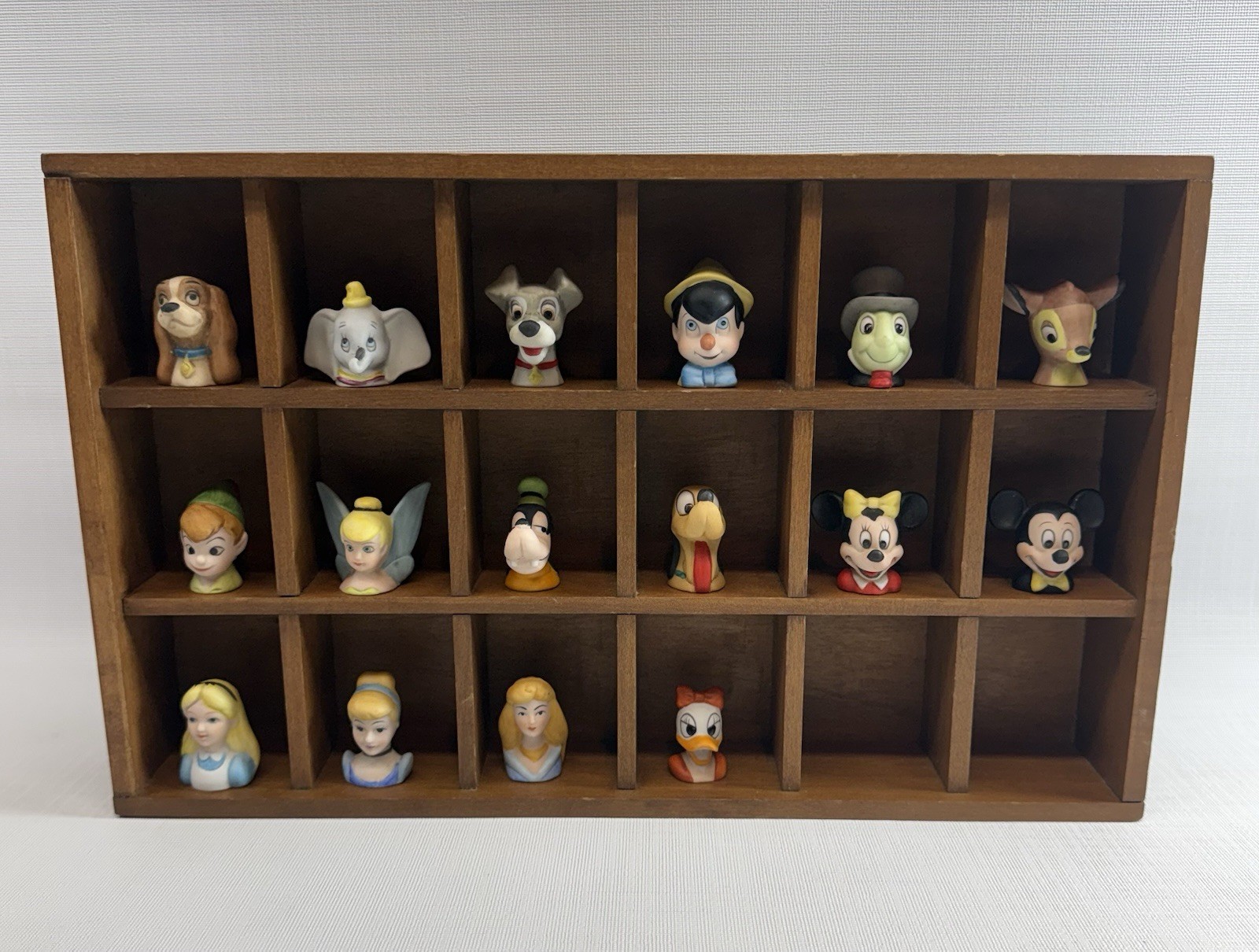 Vintage 1988 Disney Porcelain Bust Figurine Thimbles Lot/16 with Wood Shelf Vintage 1988 Disney Porcelain Bust Figurine Thimbles Lot/16 with Wood Shelf