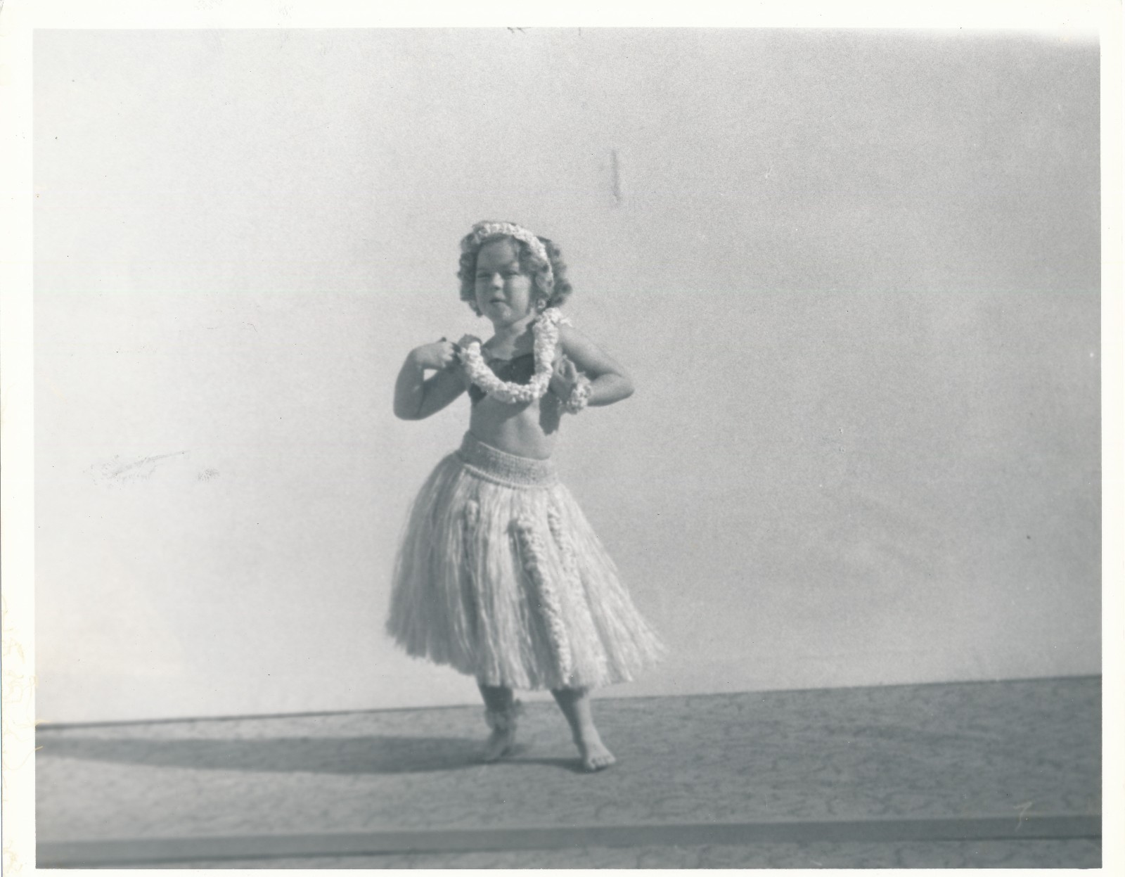 Shirley Temple 8x10 Photo - Vintage Blank Back S18-5 Shirley Temple 8x10 Photo - Vintage Blank Back S18-5