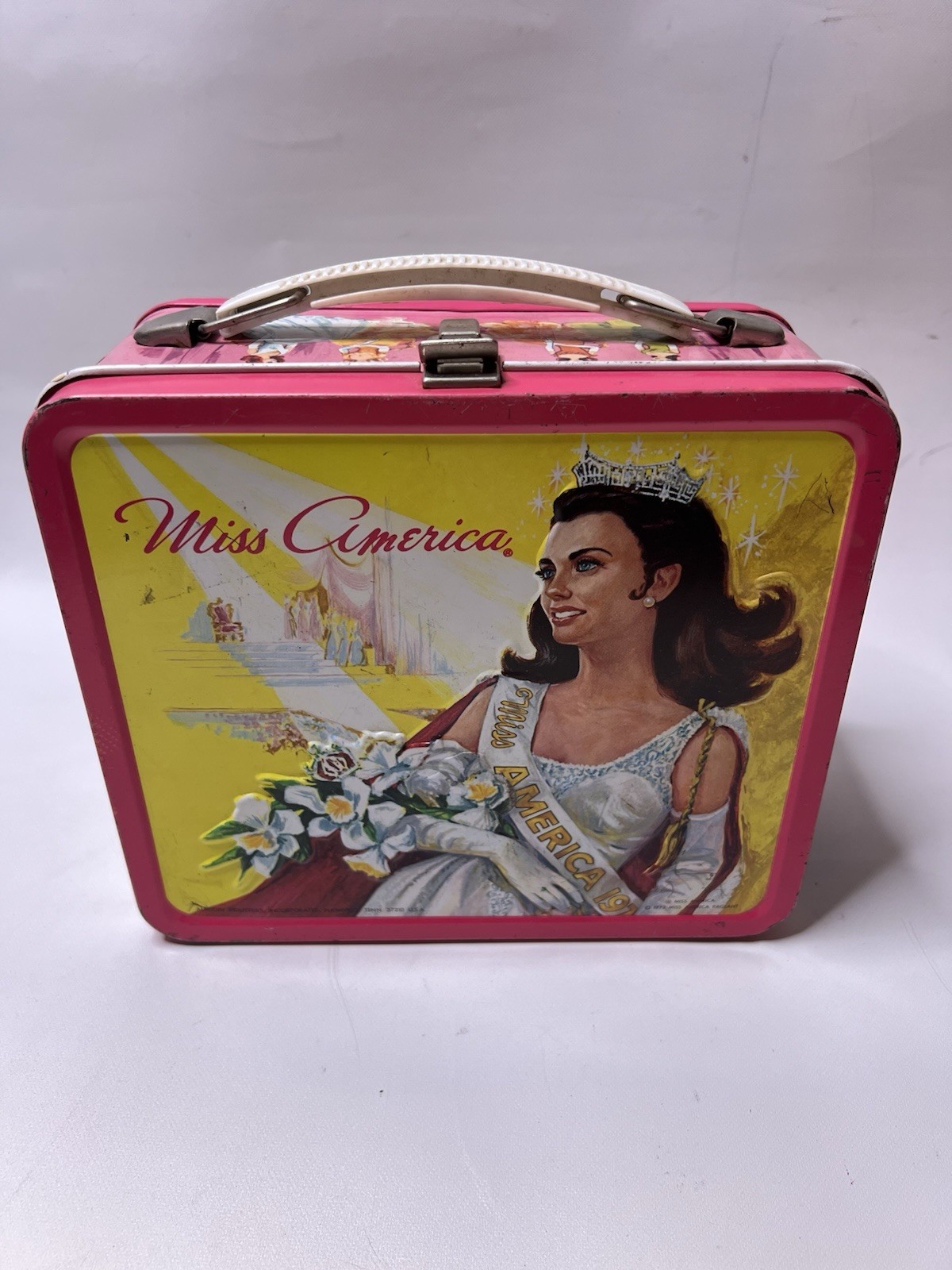 Vintage 1972 Aladdin Miss America Pageant Metal Lunchbox No Thermos.  Nice 