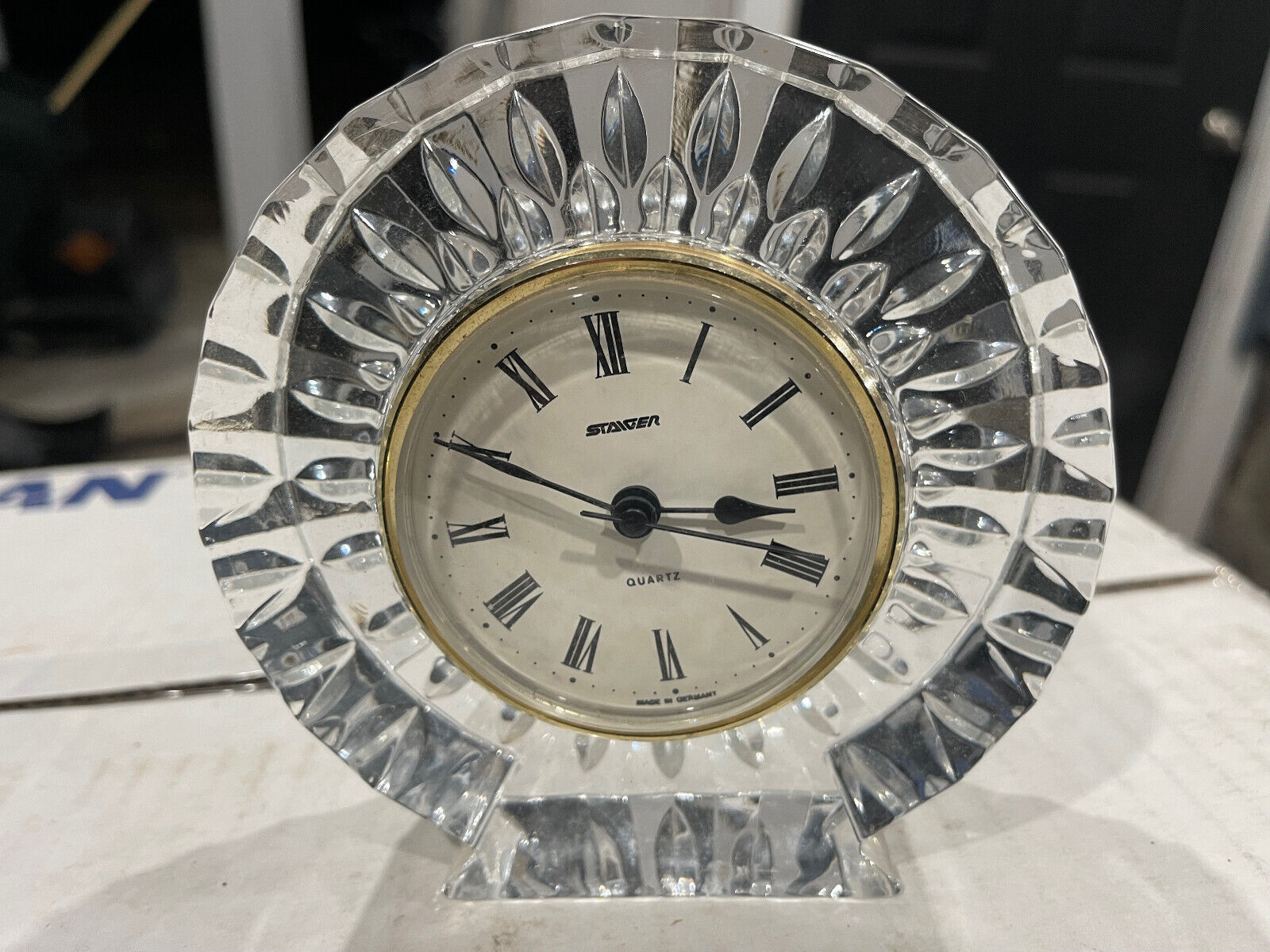 Vintage Staiger Round Crystal Quartz Mantel Table Desk Clock Made in Germany