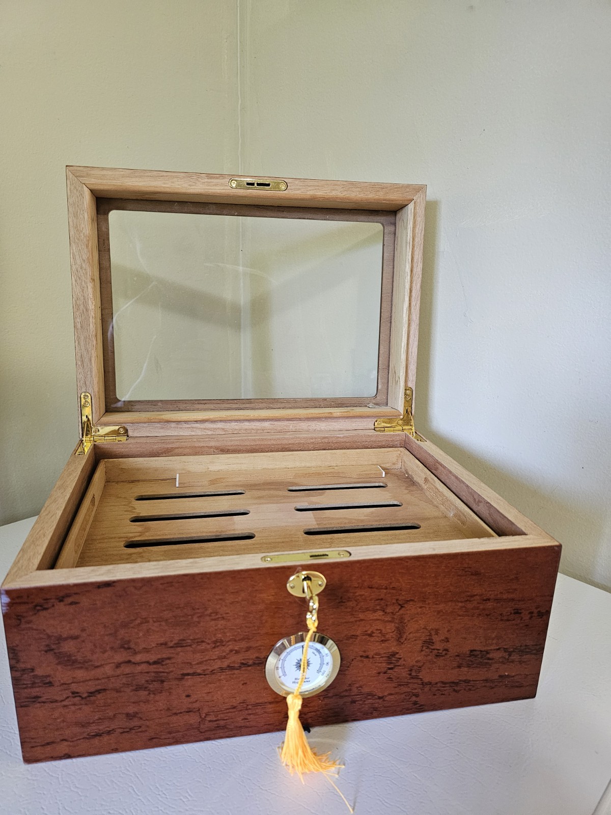 SUPERB Vintage CEDAR LINED MOHAGANY DOUBLE HANDLED LARGE ESTATE CIGAR HUMIDOR NM