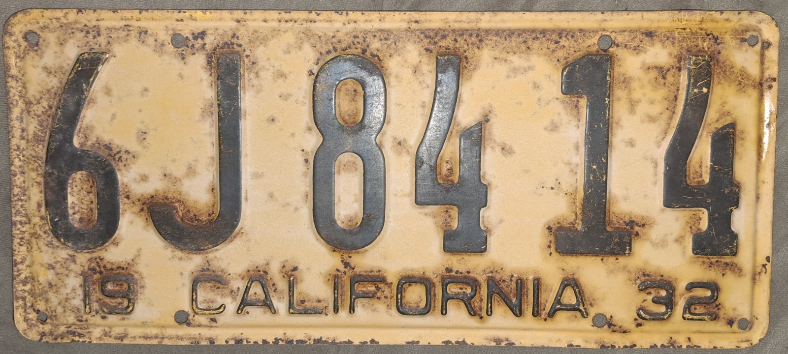 VINTAGE 1932 CALIFORNIA LICENSE PLATE PASSENGER VEHICLE