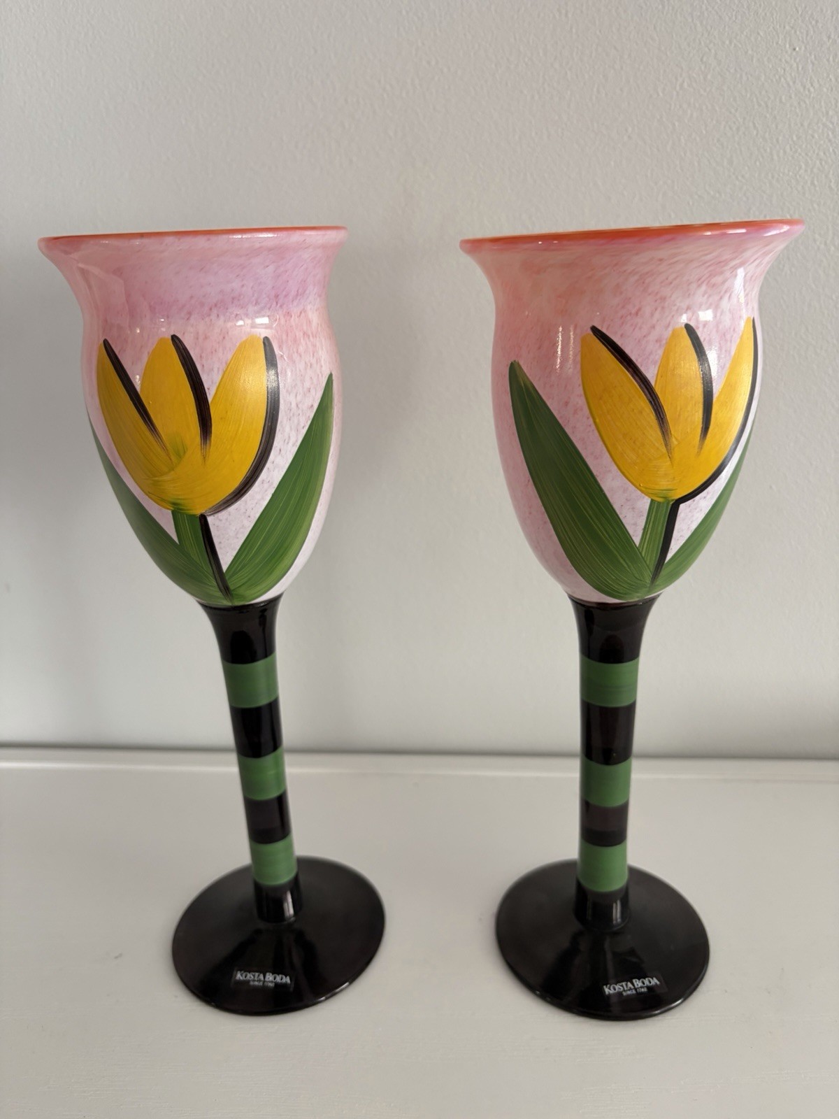 Set Of 2 Kosta Boda Glass Tulip Wine Goblet 9 5/8” & 9” H Signed Ulrica Vallien