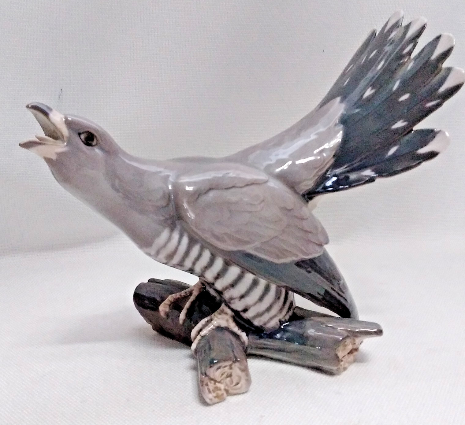 VTG Bing & Grondahl Cuckoo Bird Designed by Dahl Jensen #1770 Damaged