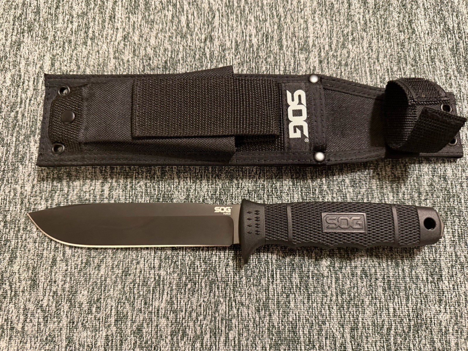 SOG FORCE SE38N Fixed Blade Knife With Sheath