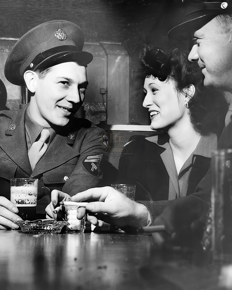 Sea Grill Girl with Soldiers WWII 8x10 Glossy Photo Print HT41362139