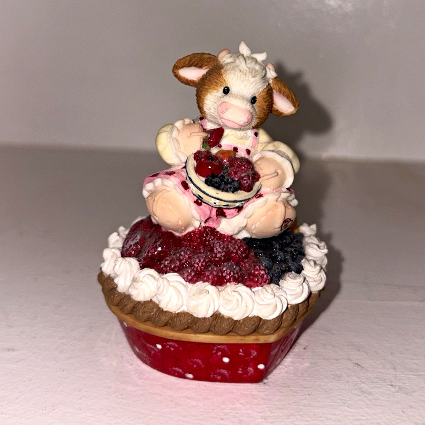 Enesco Mary’s Moo Moos You’re A Delight Cow Pie 485225 1999 Enesco Mary’s Moo Moos You’re A Delight Cow Pie 485225 1999