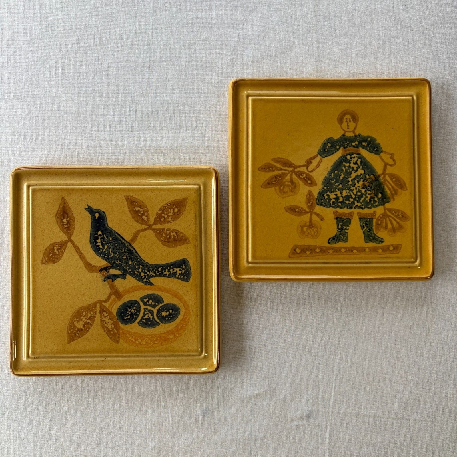 Vintage Pfaltzgraff America MAFA Folk Art Bird Girl Trivets 615 Set of 2
