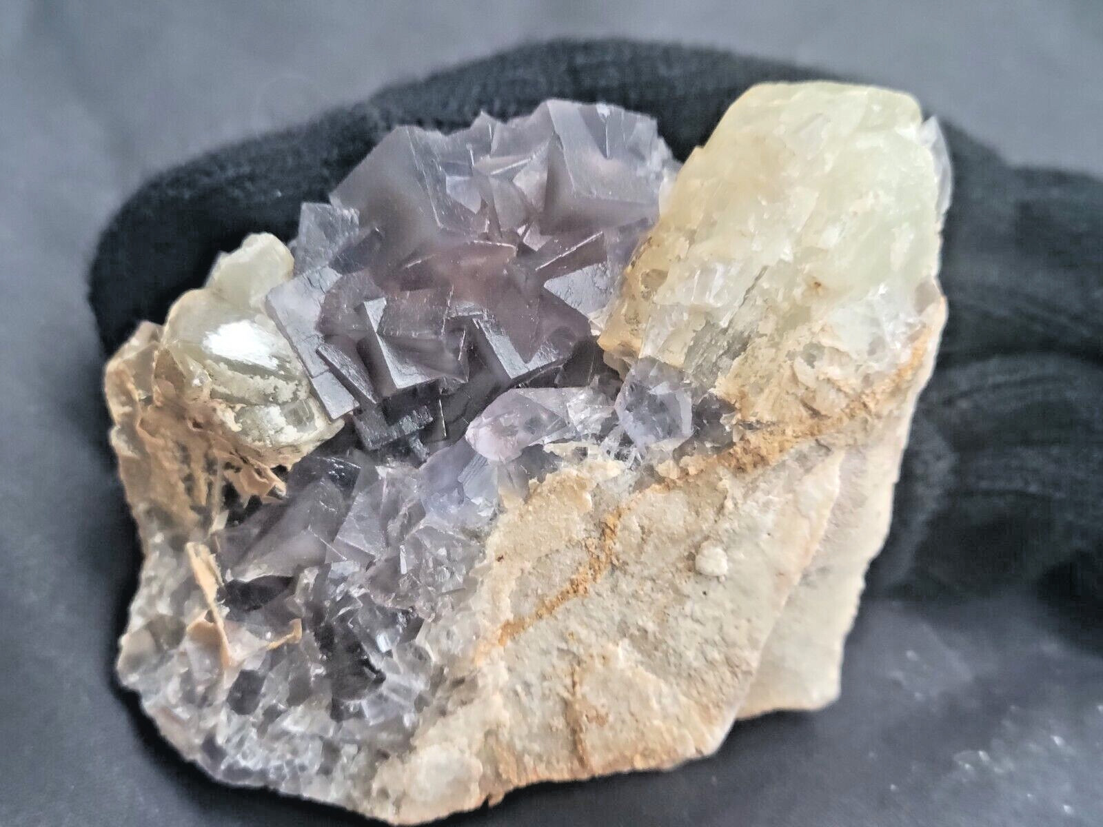 156g Beautiful Purple Cubic Fluorite Quartz Crystal Cluster Mineral Specimen 156g Beautiful Purple Cubic Fluorite Quartz Crystal Cluster Mineral Specimen