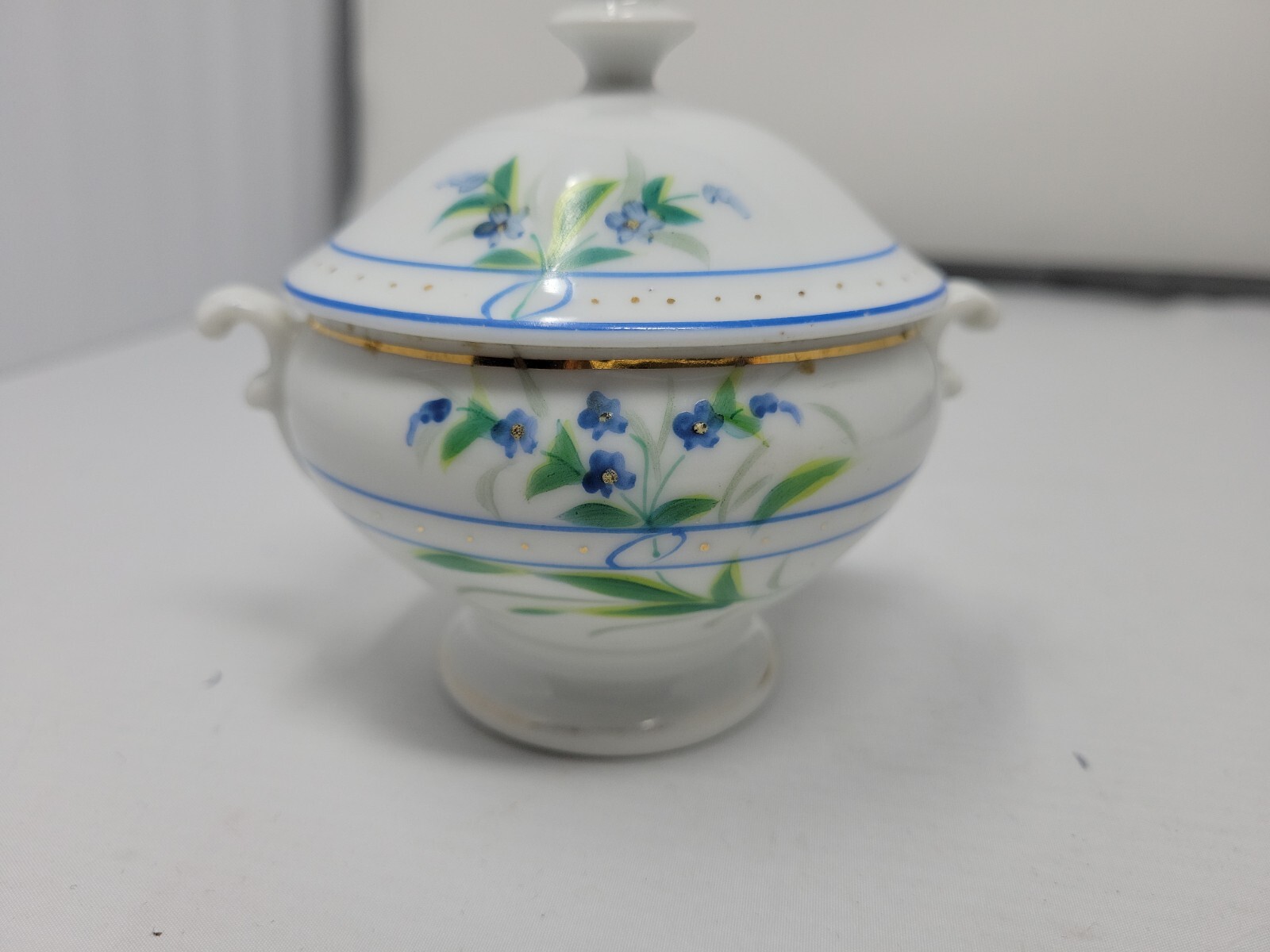 Old Paris Antique Small White, Blue Flowers Sauce Tureen 4.5 by 4 inches