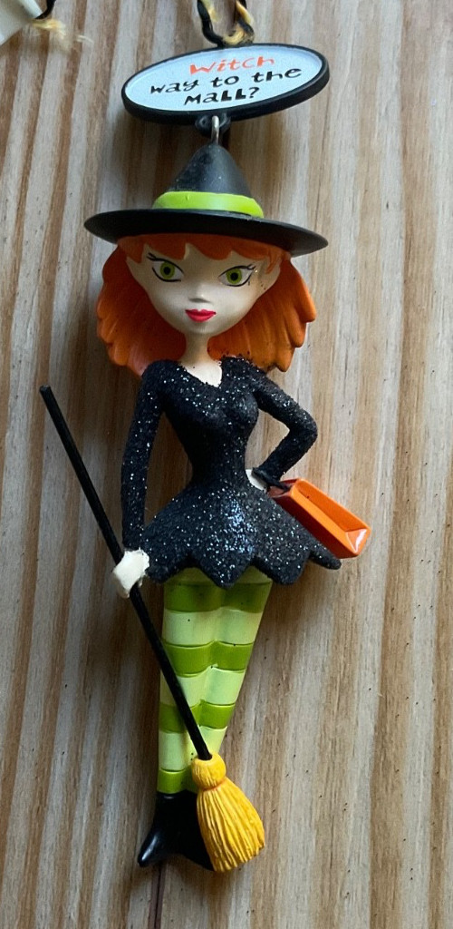 NEW - VTG HALLOWEEN HALLMARK WITCH WAY TO THE MALL SASSY DIVA ORNAMENT