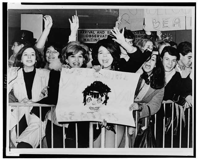 Photo:New York JFK Airport Beatles Teenagers Welcome Sign 1964