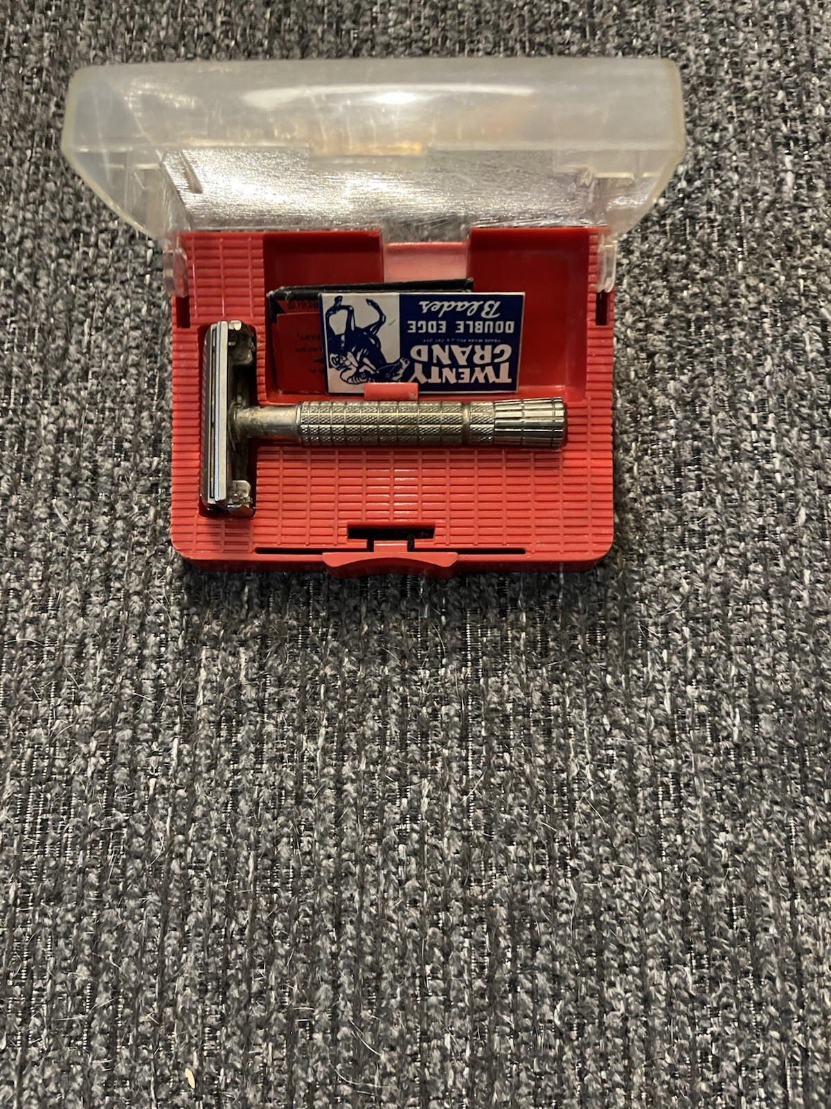 Vintage Gillette Super Speed Razor A3 With Blades In Case Scratches No Cracks Vintage Gillette Super Speed Razor A3 With Blades In Case Scratches No Cracks