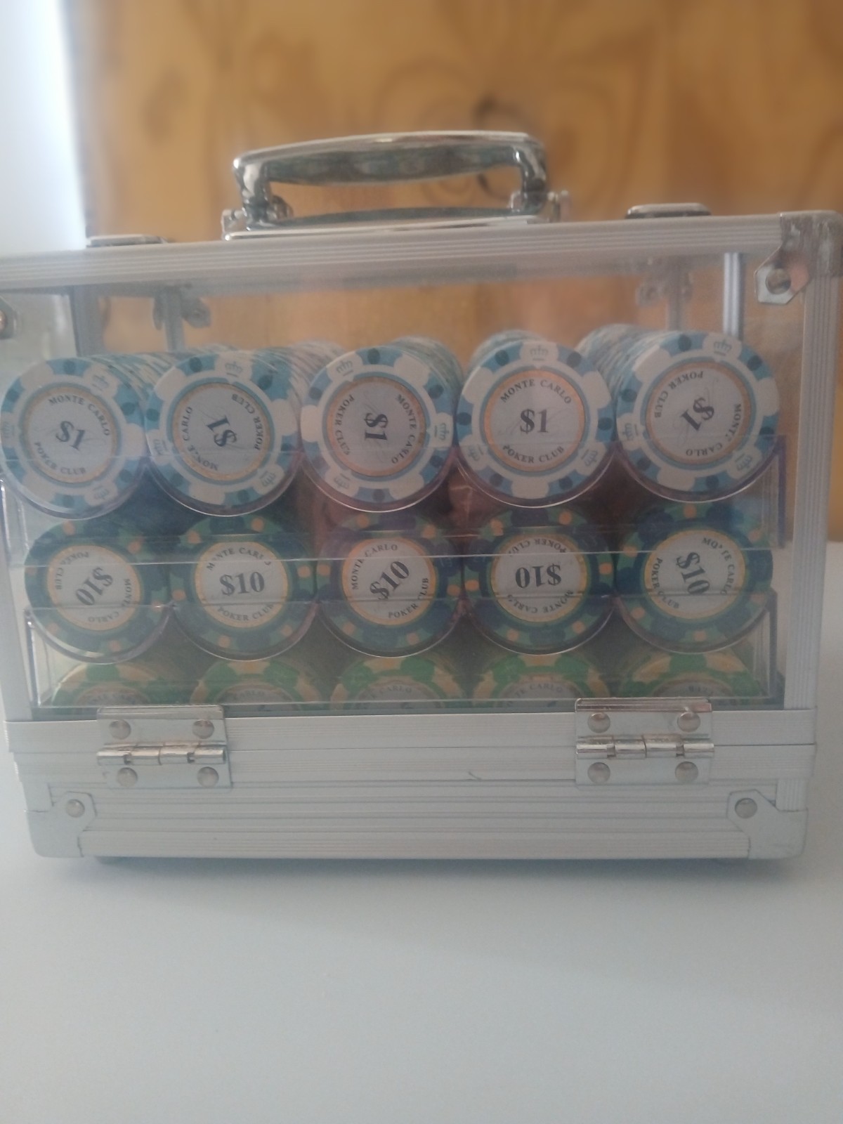 MRC POKER 600PCS 14G MONTE CARLO MILLIONS POKER CHIPS SET WITH ACRYLIC CASE