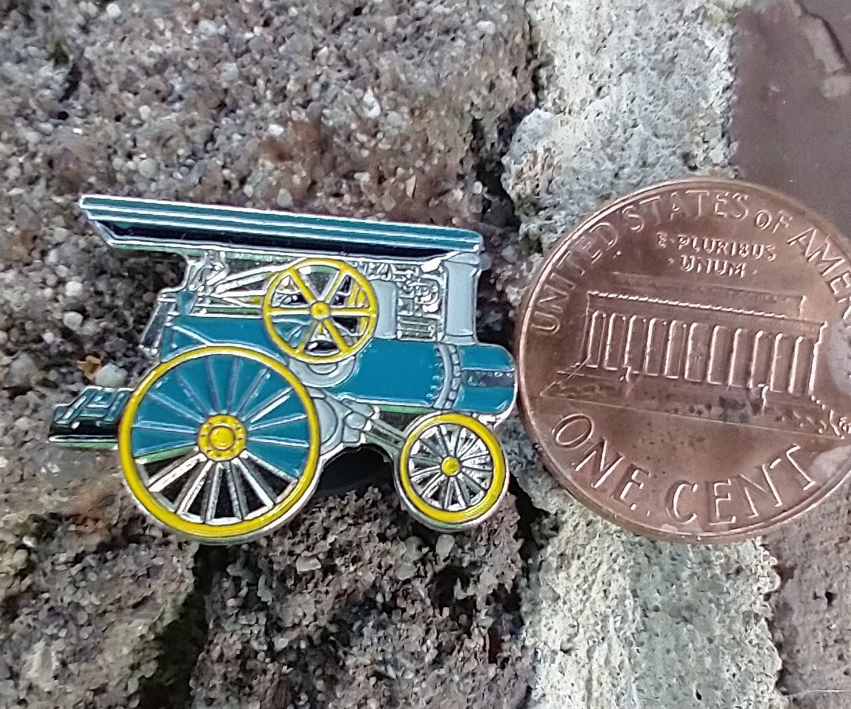 Russell Steam Tractor Railway railroad rail road train Hat Pin Tie Tack