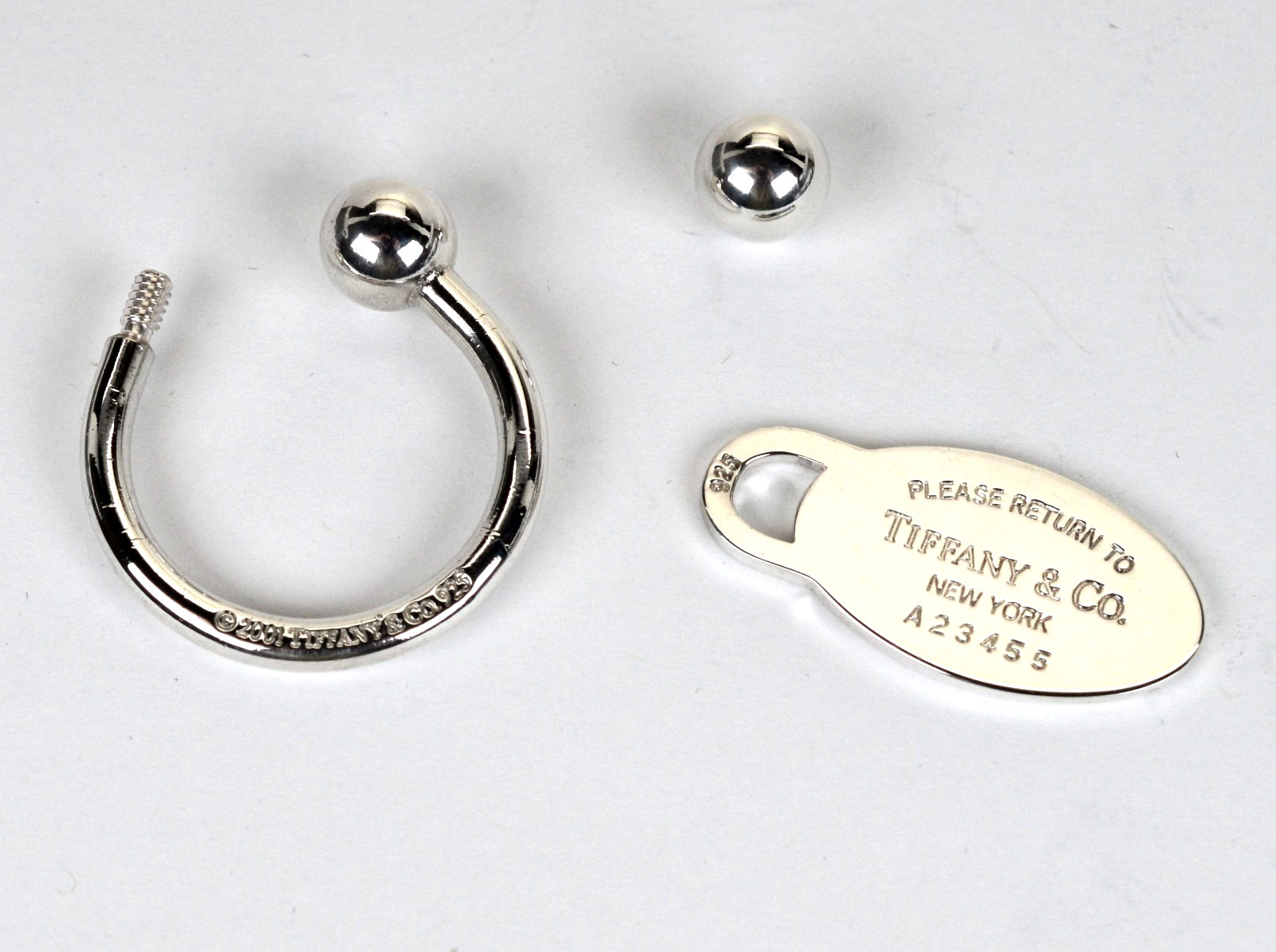 Vintage 2001 Tiffany & Co. 925 Sterling Silver Large Oval Tag Horseshoe Key Ring