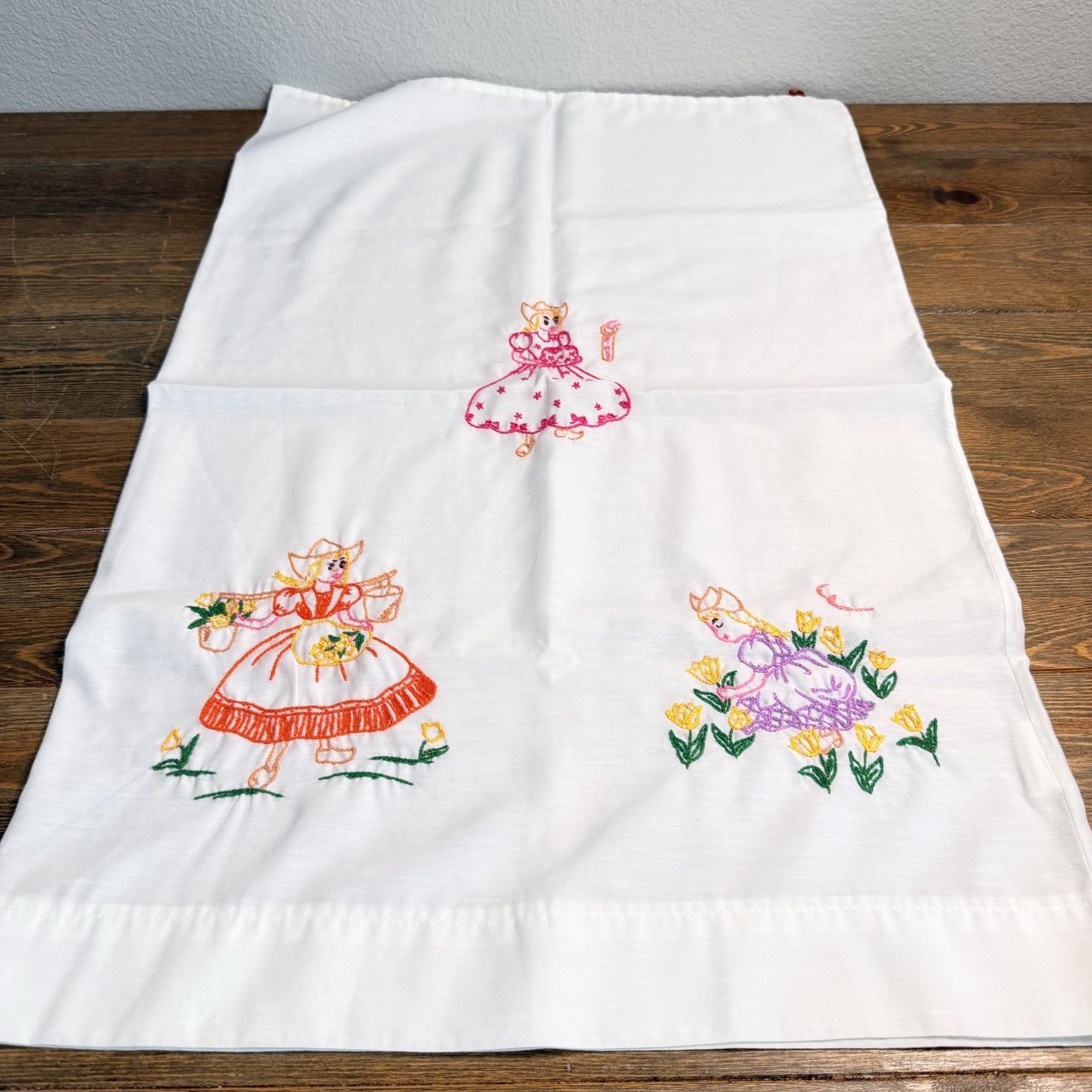 Vintage Handmade Embroidery Pillowcases Dutch Girls Flowered Set Of 2