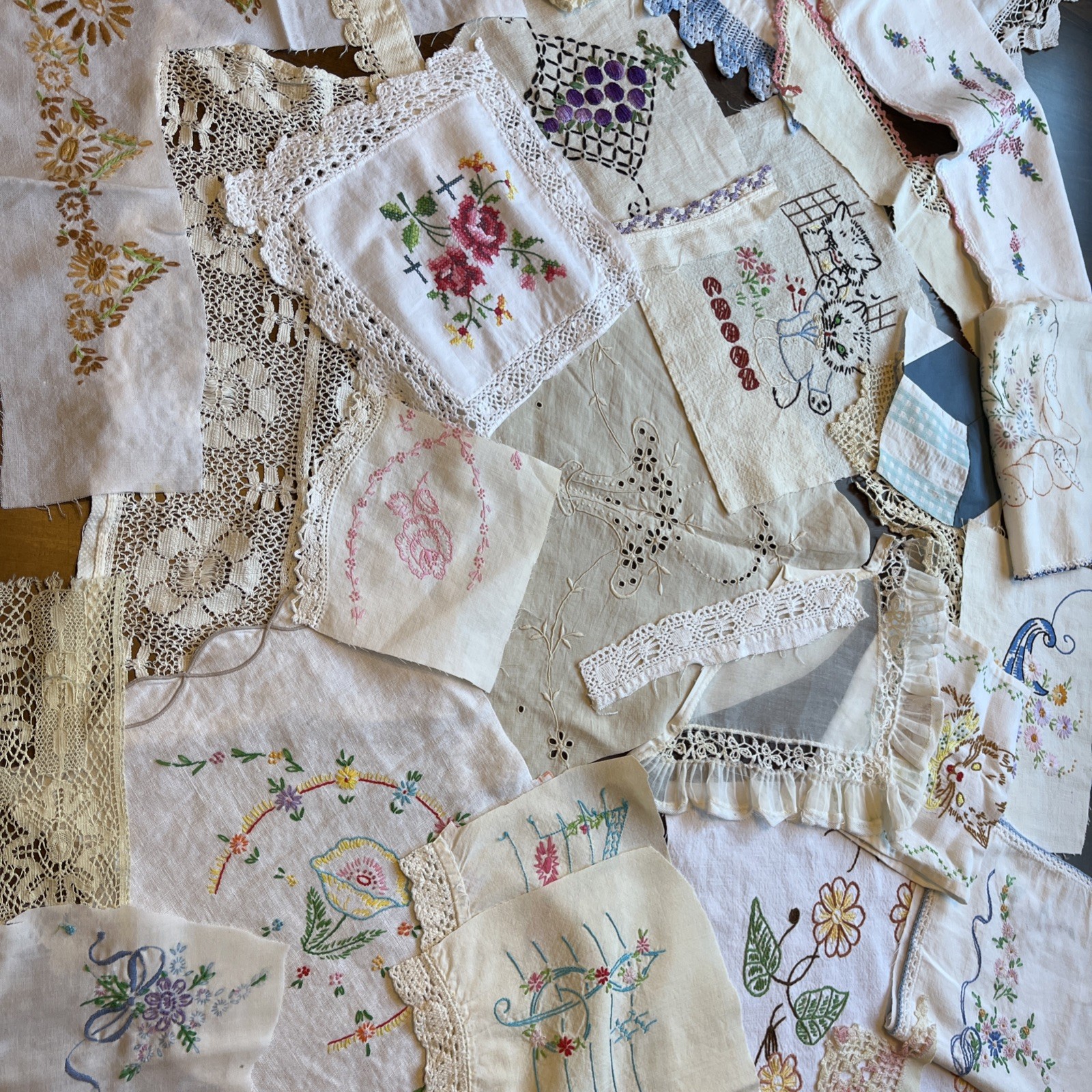 30 pc lot  Vtg Embroidered Linen Crochet Lace Trim Cutter Craft Lot Slow Stitch