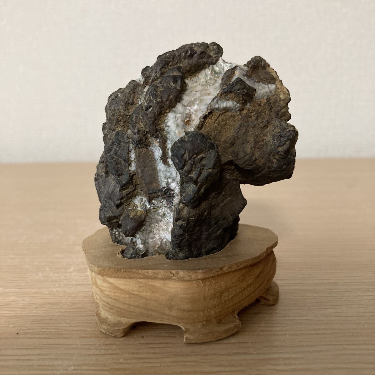 Suiseki Bonsai Japanese Viewing Stone Waterfall Stone w/ Wooden Base H1.8\ Suiseki Bonsai Japanese Viewing Stone Waterfall Stone w/ Wooden Base H1.8\