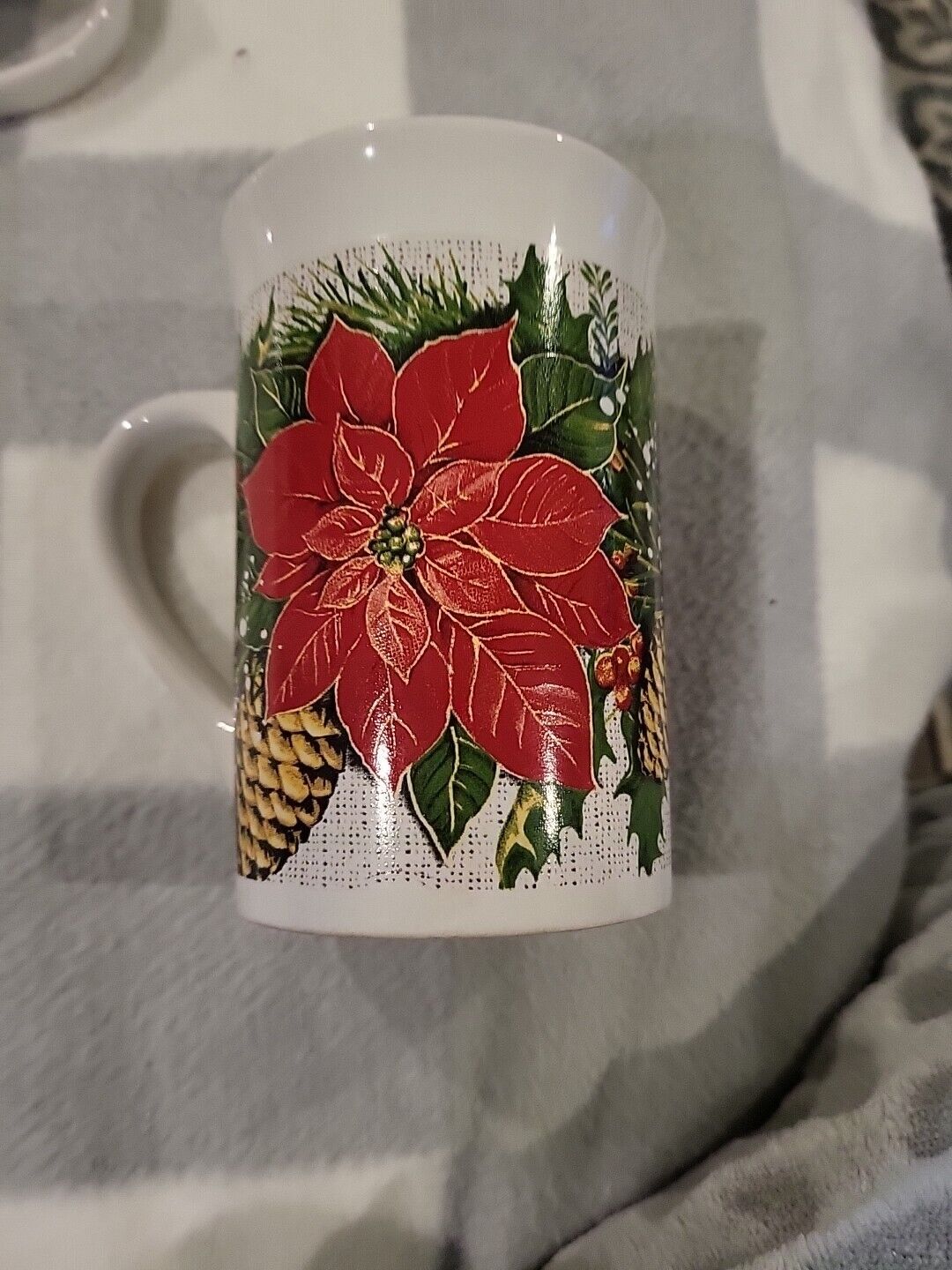 Royal Norfolk Christmas Poinsettia Holiday Coffee Tea Mug Holly Berry Pinecone