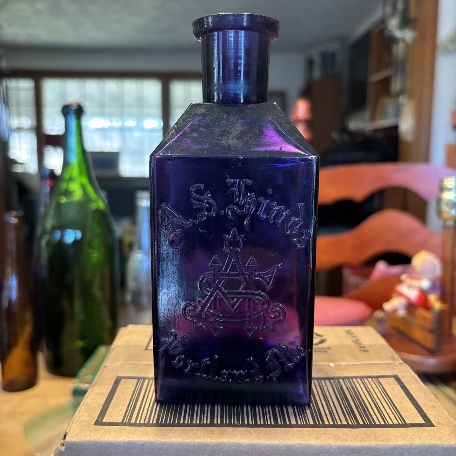 PURPLE Antique A. S. HIND\'S HONEY ALMOND CREAM Bottle EMBOSSED PORTLAND MAINE