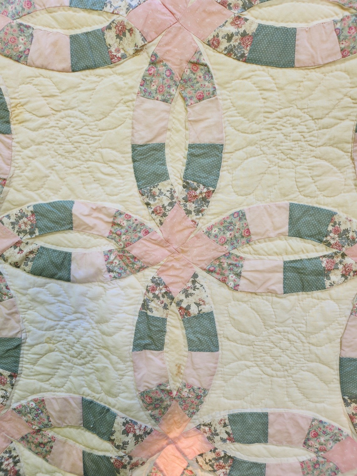 Vintage 90s Pink & Blue Wedding Ring Quilt Cottagecore 84\