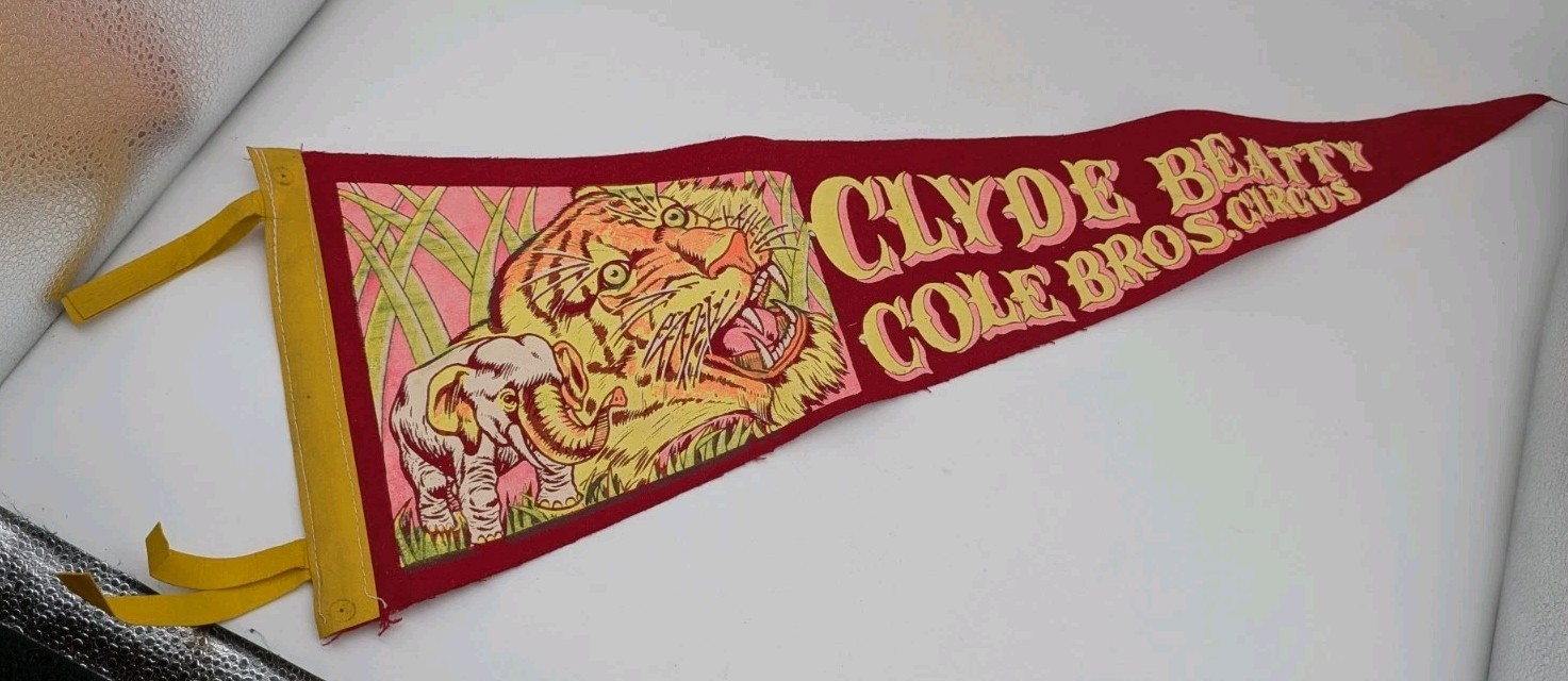 Clyde Beatty Cole Bros. Circus Souvenir  Vintage  WALL PENNANT Excellent