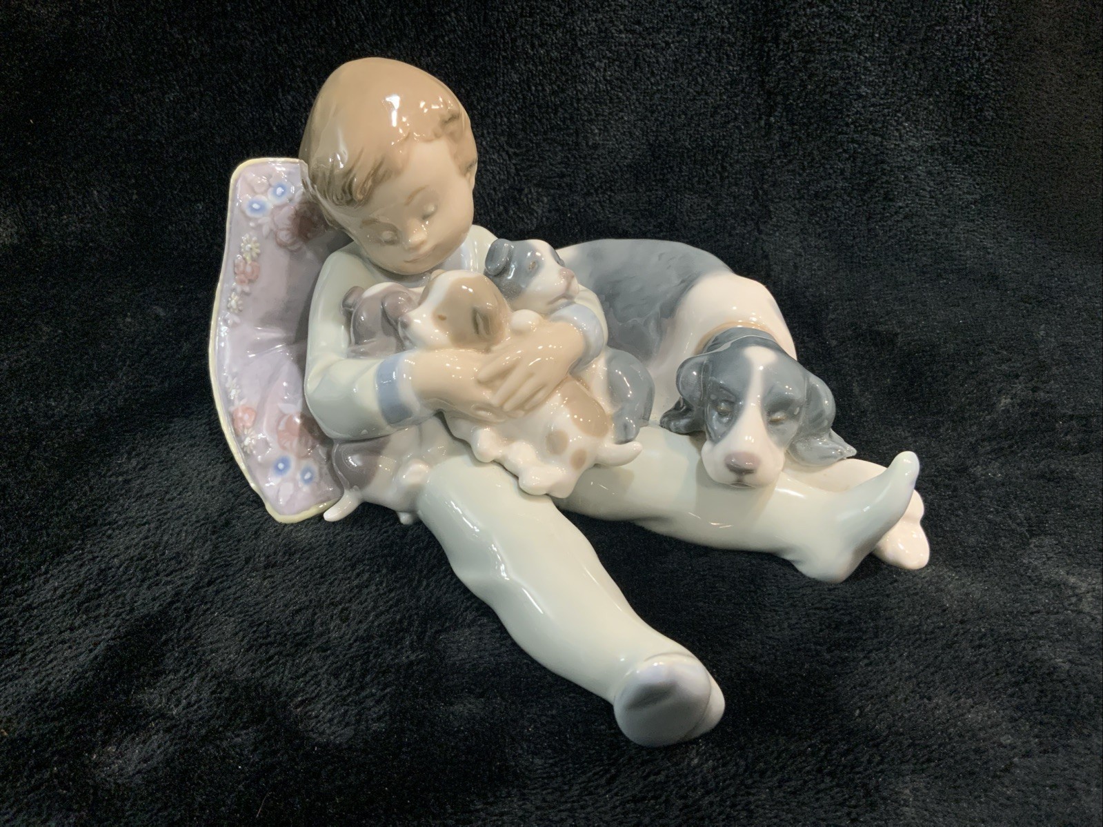 Lladro #1535 “Sweet Dreams” Boy And Puppies Spain Original Box