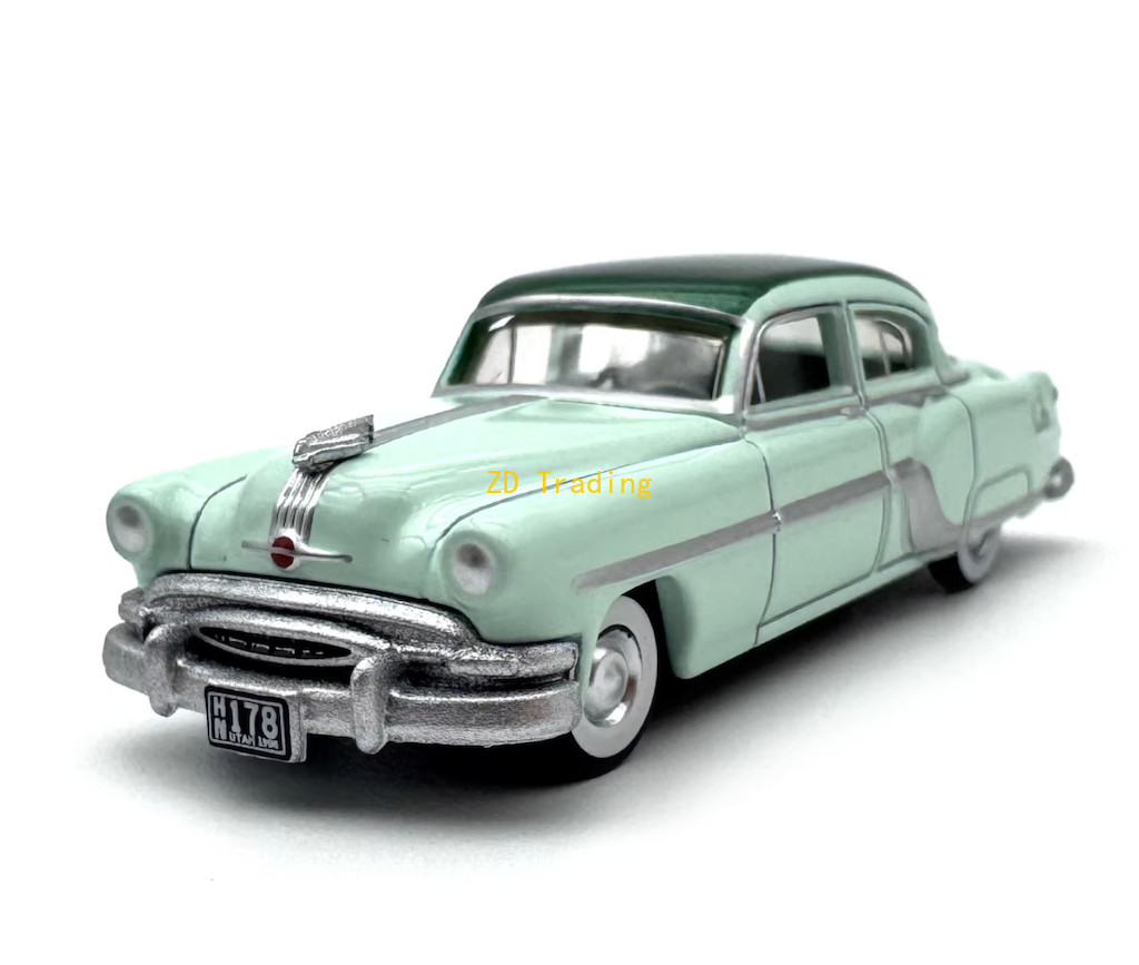1:87 Pontiac Chieftain Sedan Classic Vintage Sport Model Diecast Metal Car Model
