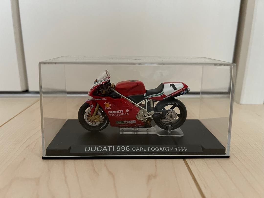 Ducati 996 Carl Fogarty 1999 Miniature