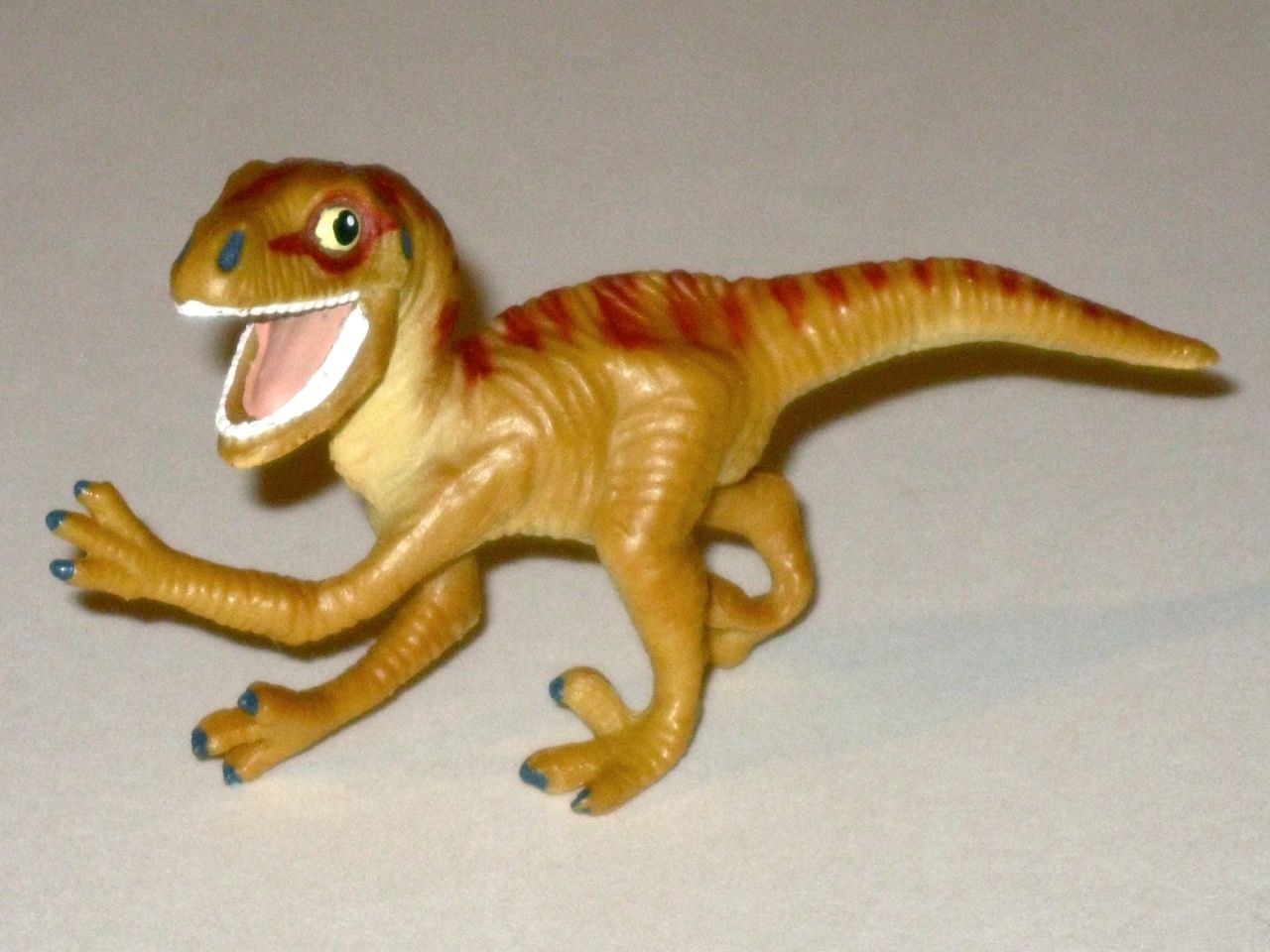 Vintage 1997 Wild Safari UTAHRAPTOR Baby DINOSAUR Figure