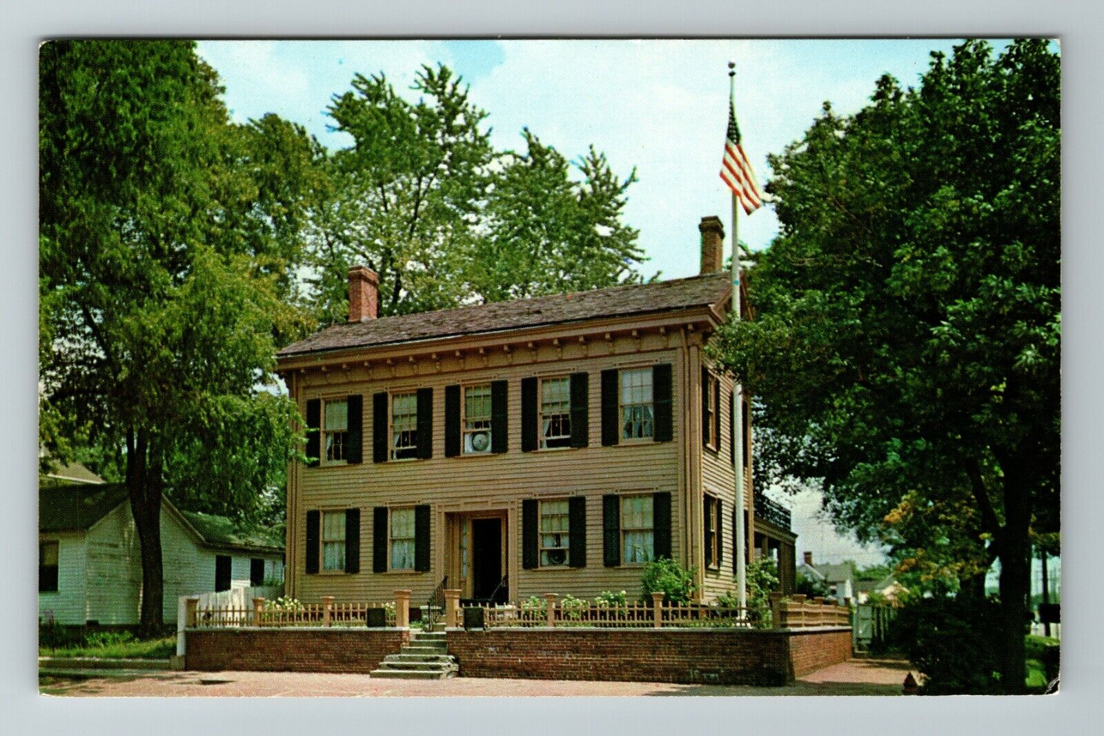 Springfield IL-Illinois, Abraham Lincoln\'s Home Outside Vintage Postcard