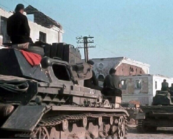 German Panzer IV Tanks advance into the Soviet Union WWII 8x10 Color Photo 416a