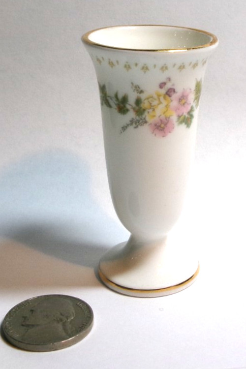 Bone China Wedgwood Miniature Mirabelle Trumpet Vase 2.5