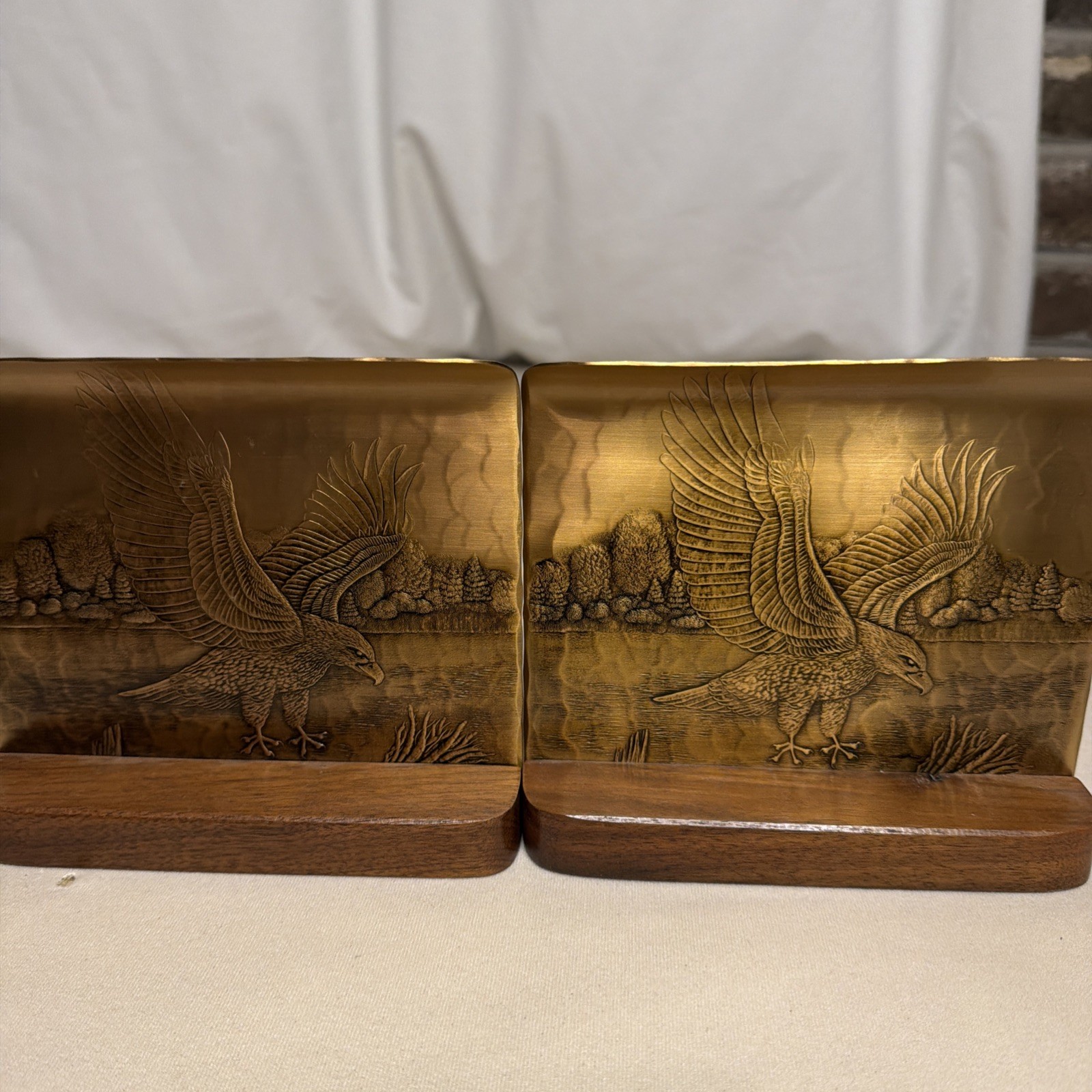 TWO Vintage WENDELL AUGUST Forge Bronze and Wood Bookends SOARING EAGLE TWO Vintage WENDELL AUGUST Forge Bronze and Wood Bookends SOARING EAGLE