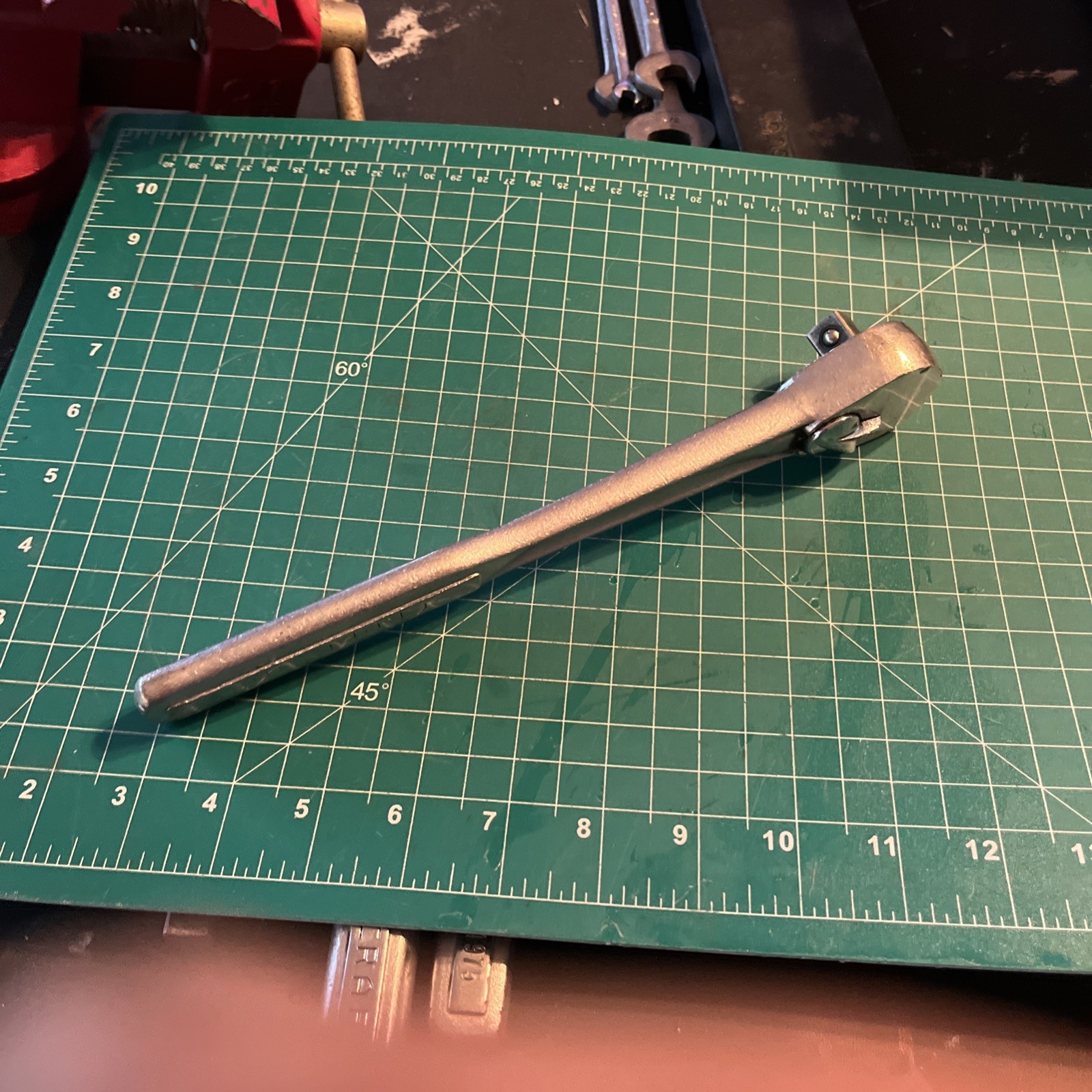VINTAGE CRAFTSMAN 1/2” DRIVE FLYING V RATCHET w/ OIL PORT, =V= SERIES, USA VINTAGE CRAFTSMAN 1/2” DRIVE FLYING V RATCHET w/ OIL PORT, =V= SERIES, USA