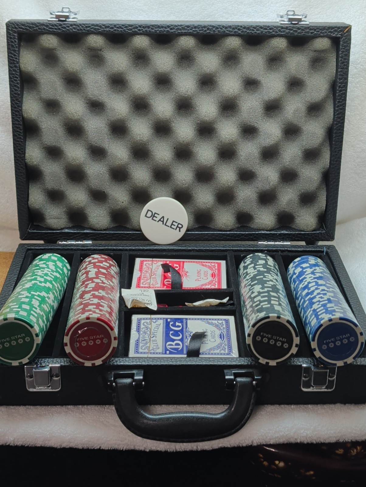 Vintage 5 Star Chrysler Texas Holdem Poker Set (New) Sealed Cards/Chips (Nice) Vintage 5 Star Chrysler Texas Holdem Poker Set (New) Sealed Cards/Chips (Nice)