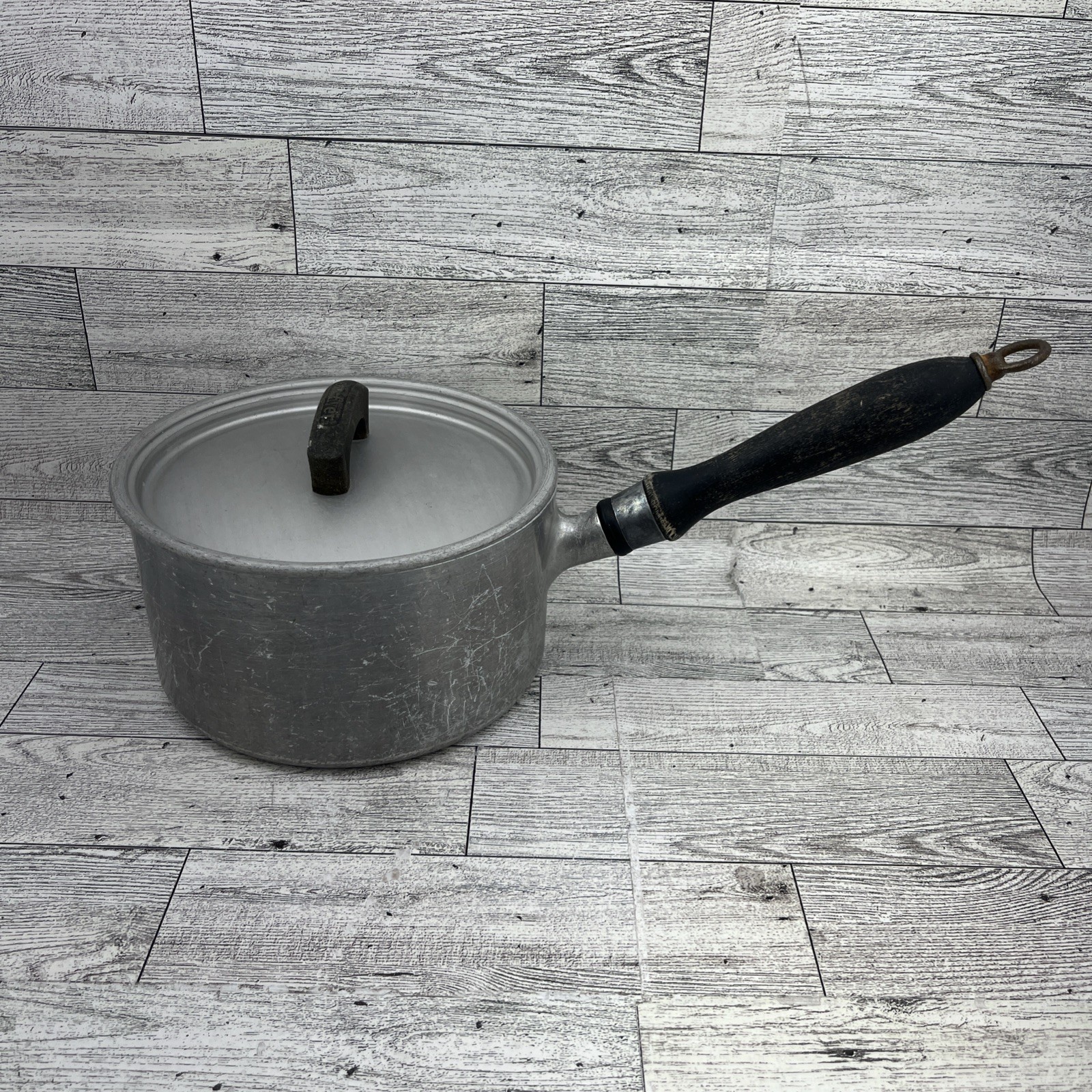 Vintage Wear-Ever Aluminum No. 701 1/2 Pot Sauce Pan Wooden Handle Lid 1.5 QT