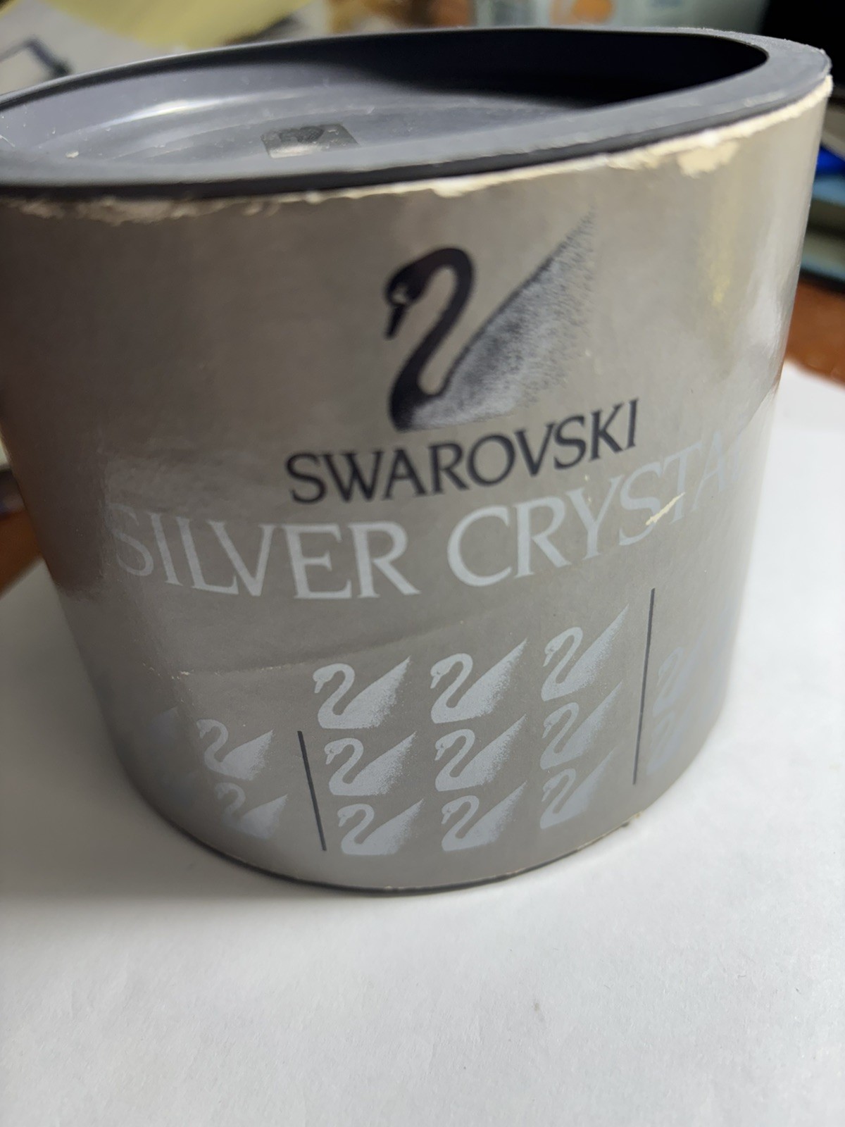 Swarovski Crystal Polar Bear, Kingdom Of Ice & Snow Collection. 7649nr85