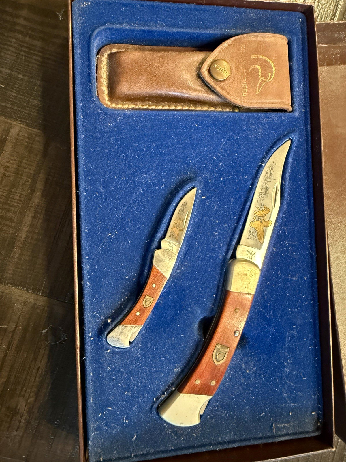 Buck Ducks Unlimited 1980 2pc Lockback Pocketknife Set Wood Handles w/ Box