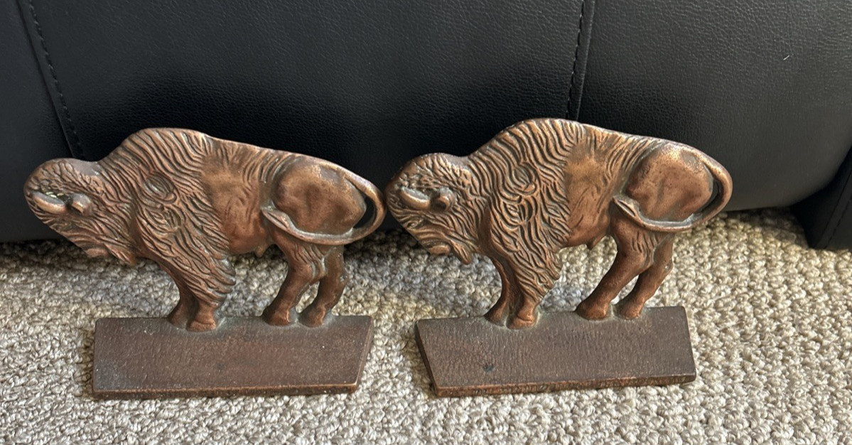 ANTIQUE WESTERN AMERICAN CAST IRON INDIAN BUFFALO ART STATUE SCULPTURE BOOKENDS