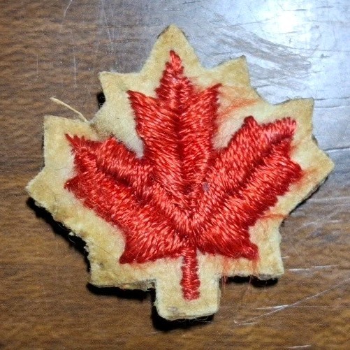 Small 1” Canadian Red Maple Leaf Patches Vintage Canada Sew On Embroidered