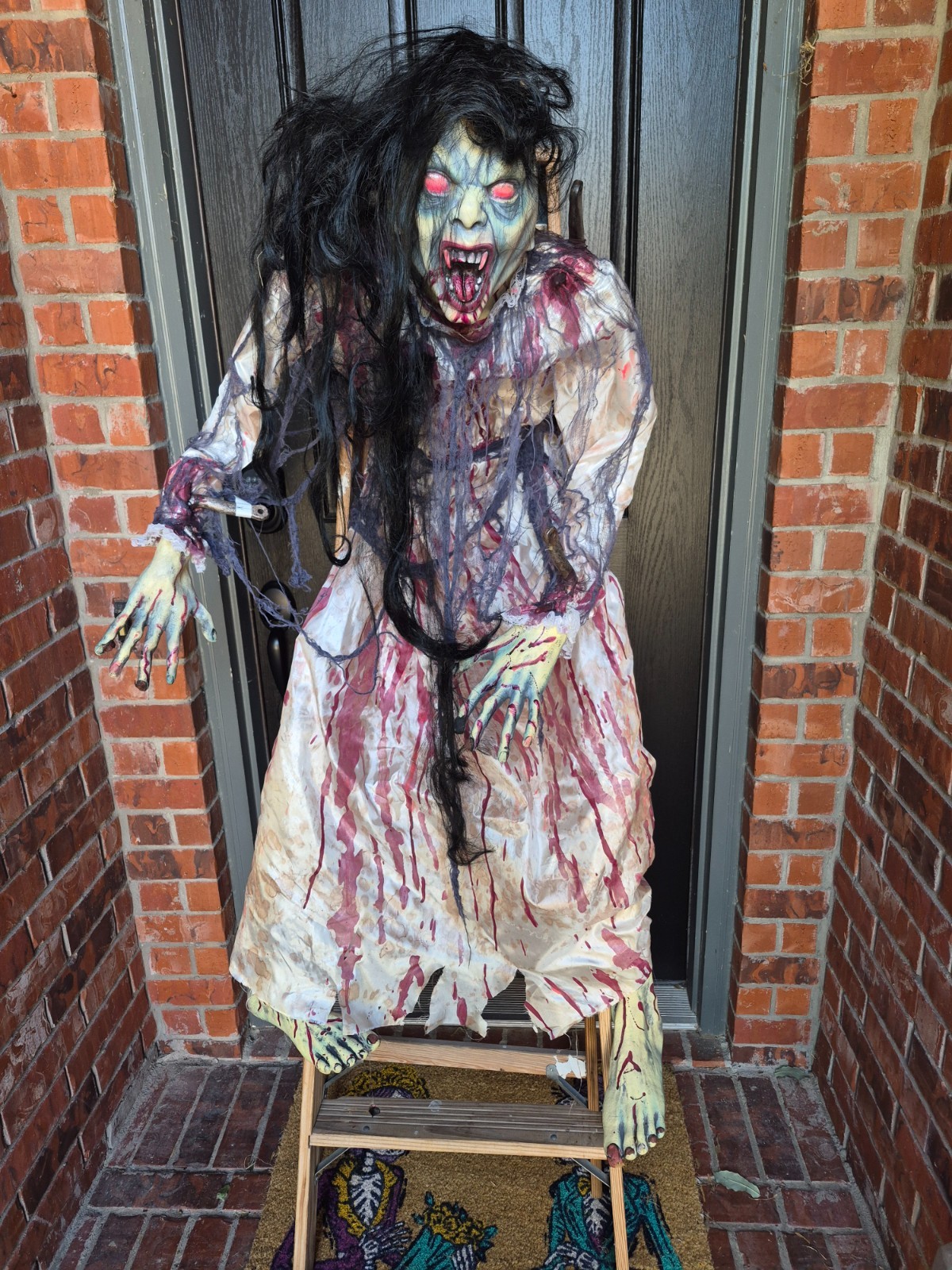 Spirit Halloween Life Size Hanging Vampire. Vintage Realistic Prop. Vintage.