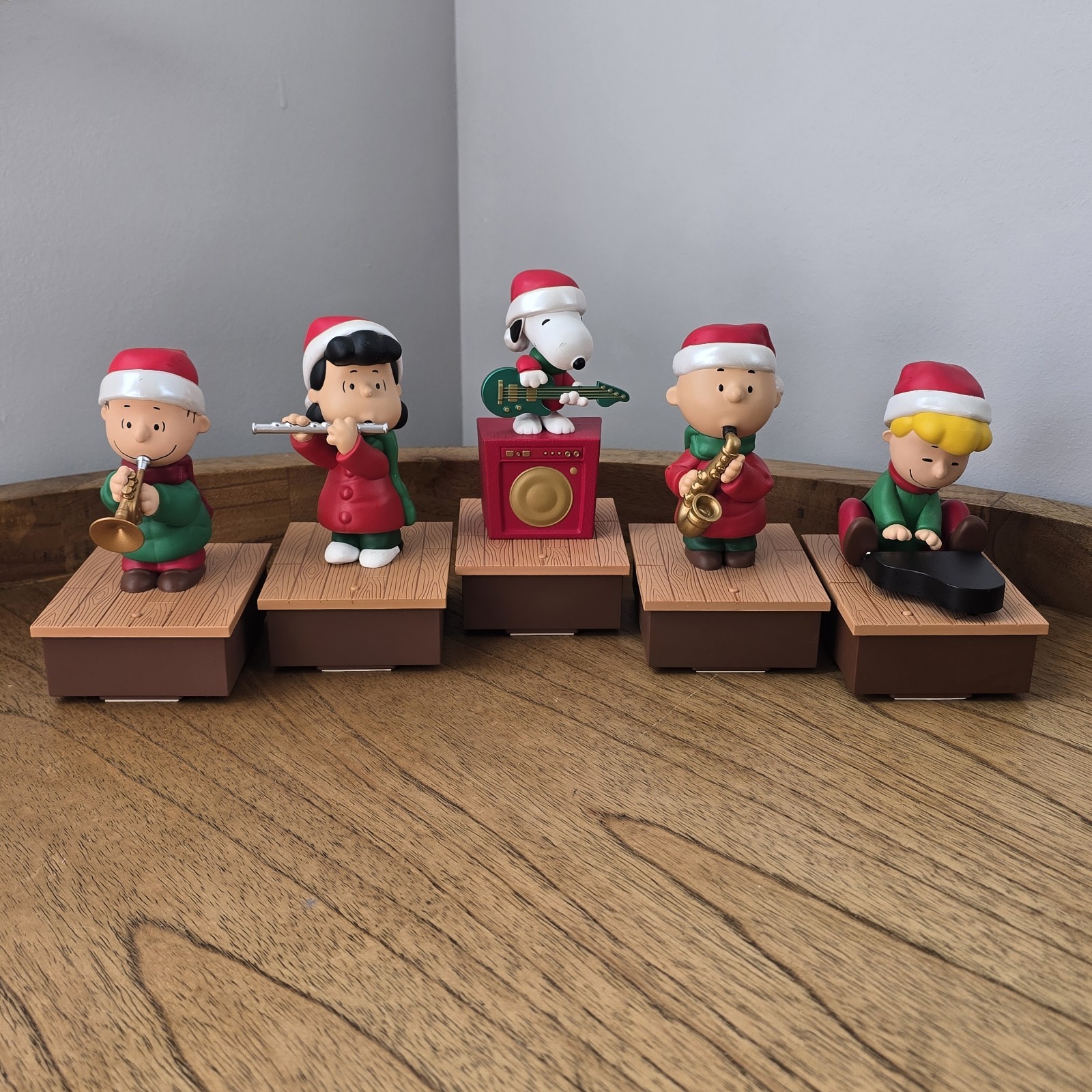 Hallmark 5 Piece Set Peanuts Band Sound Motion Christmas Snoopy Linus Lucy 2011